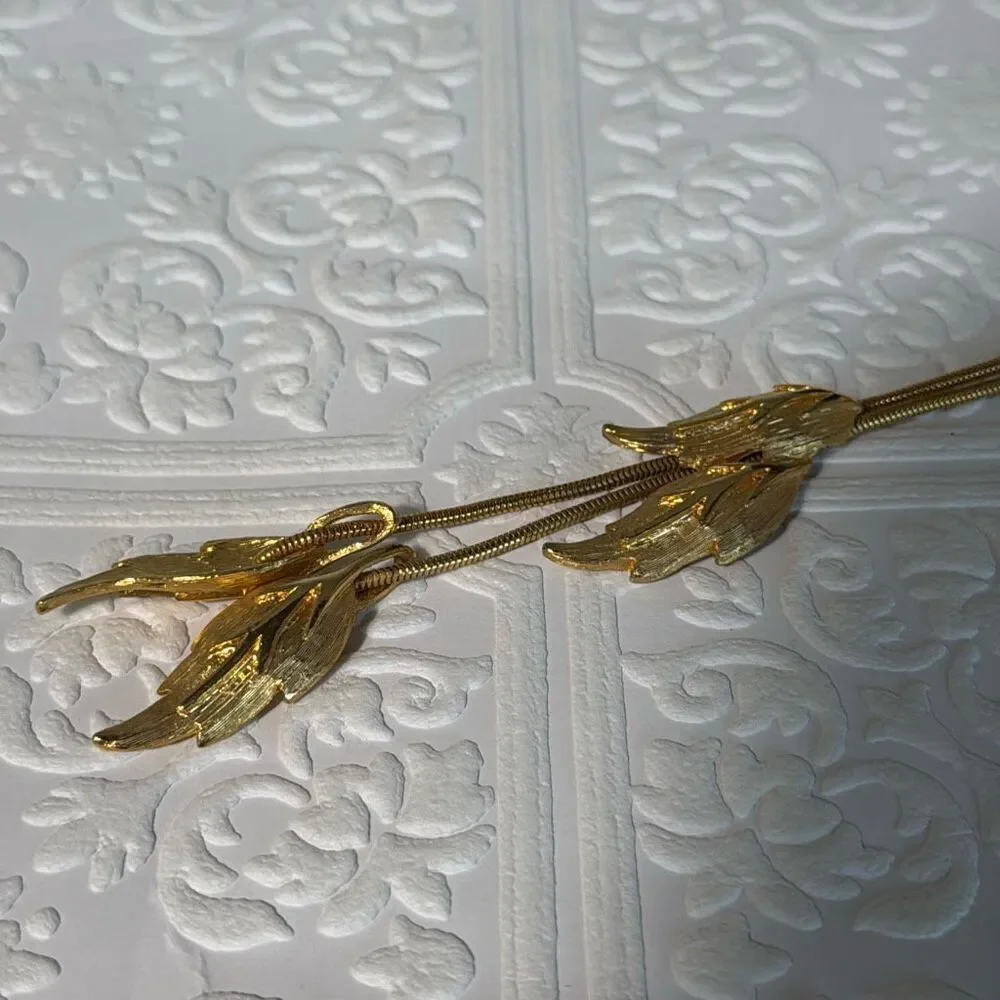 Vintage Gold Tone Y Drop Rope Chain Gold Brush‎ Leaf Pendant Bolo Style 16”- 19”